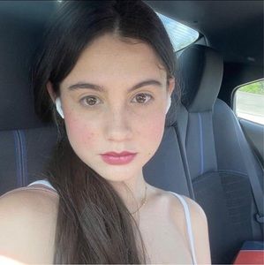 Meet your Posher, Liliana del rocio